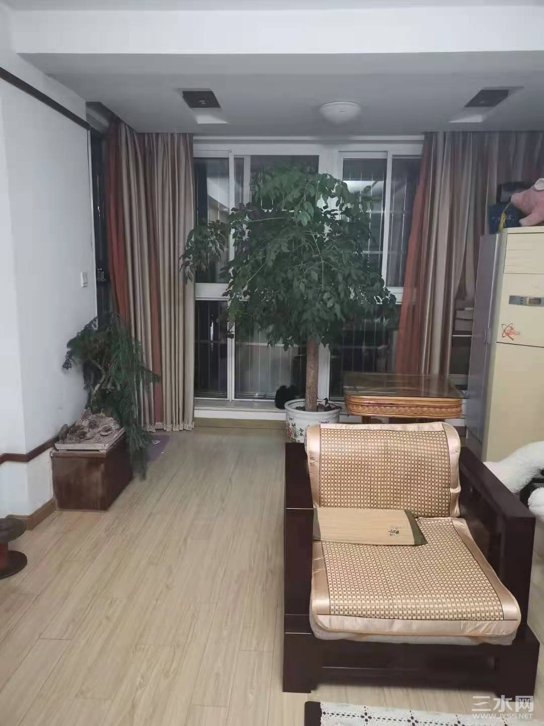 客厅