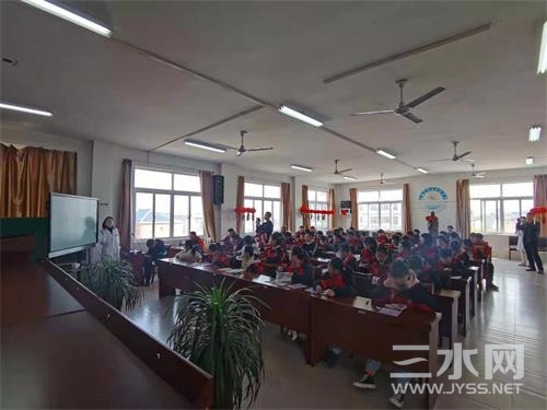 桥头卫生院开展急诊急救知识进校园活动1.jpg