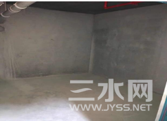 车库内