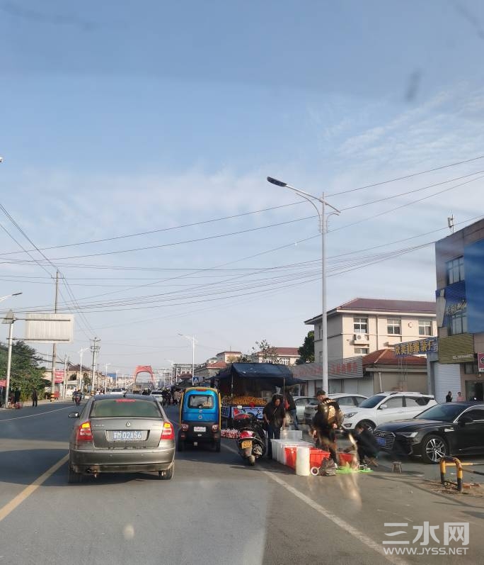 130854q11fi801y11le1pq.jpg