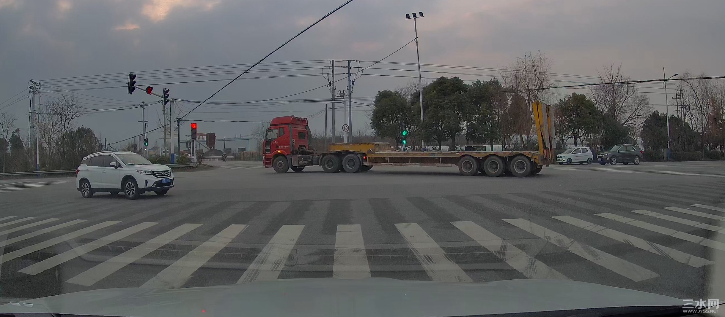 NO20180101-000604-011741.MP4_20220108_215133.675_副本.jpg