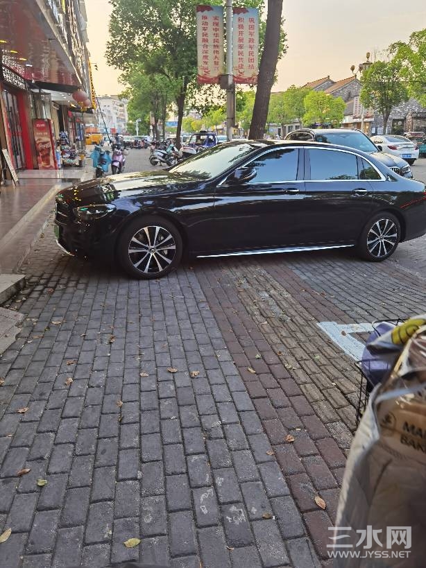175202e1q37azj7ajz71ef.jpg