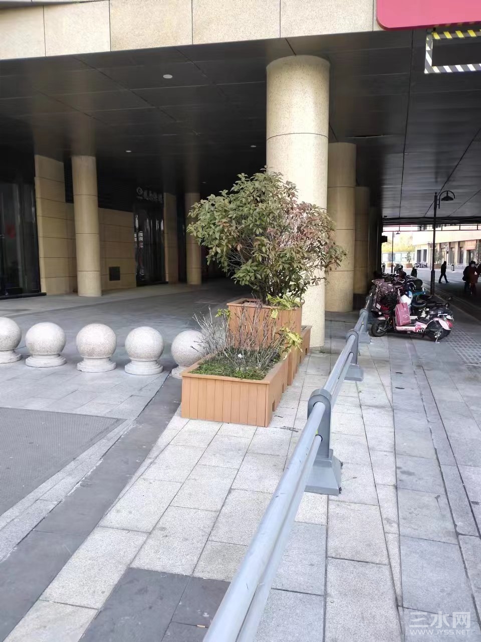 124.jpg