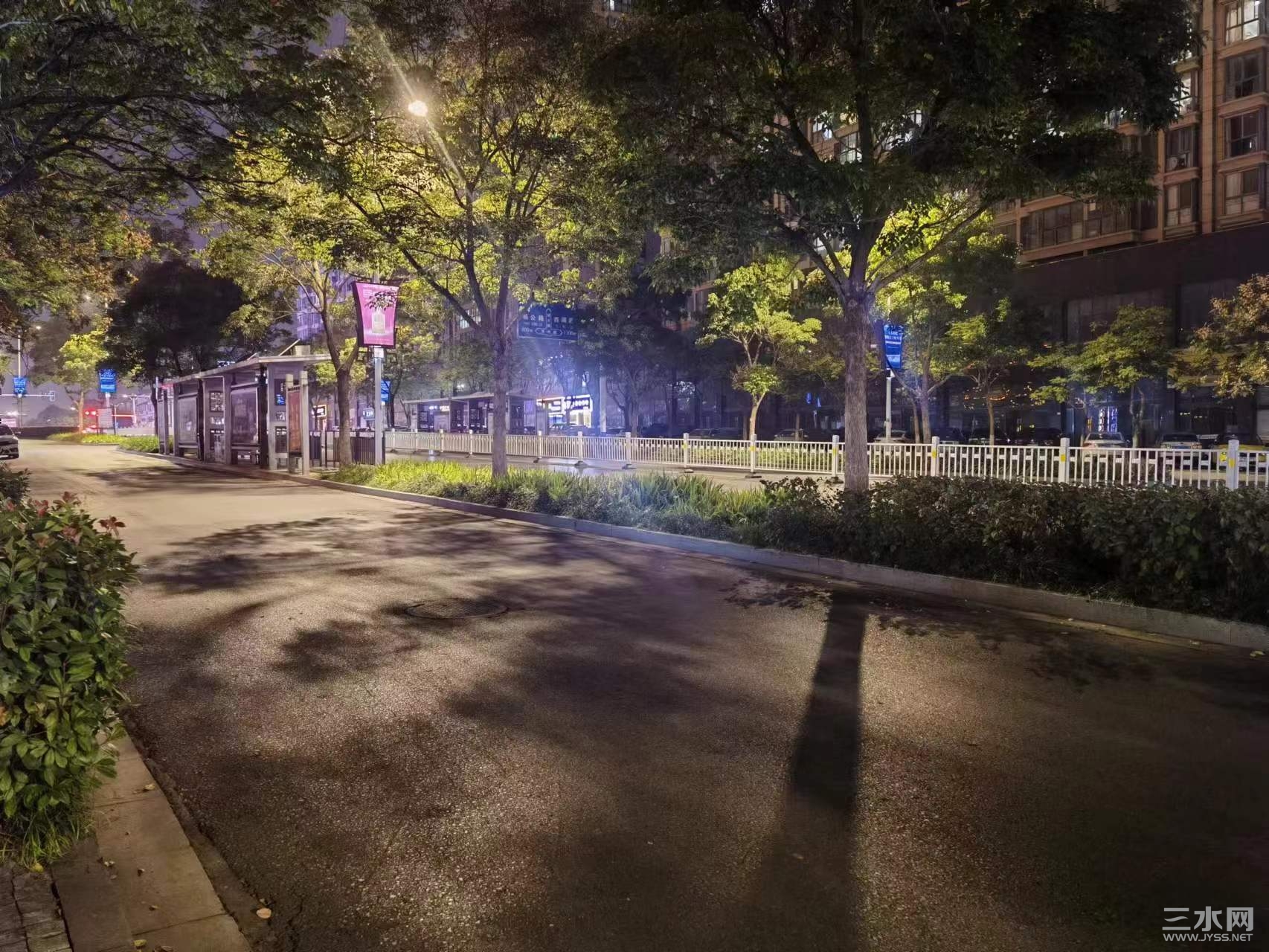 马路夜景