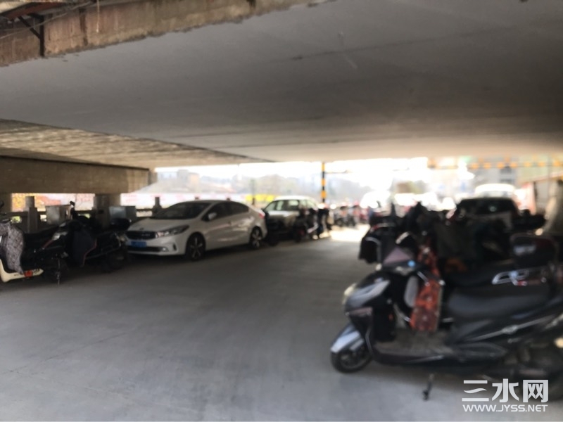 145016i4b3j14493l396ut.jpg
