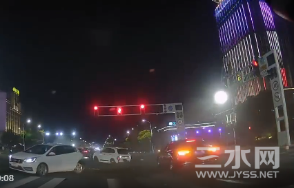 3连撞.jpg