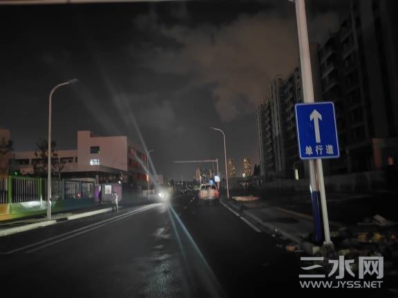 212307j3km6m33thaodm7a.jpg
