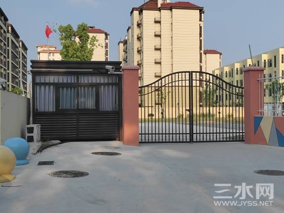 185601unk18osoq11n4rot.jpg