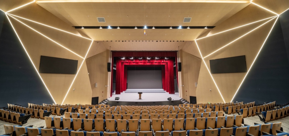 016-shanghai-pinghe-school-jinding-campus-by-cd-design-center-960x451.jpg