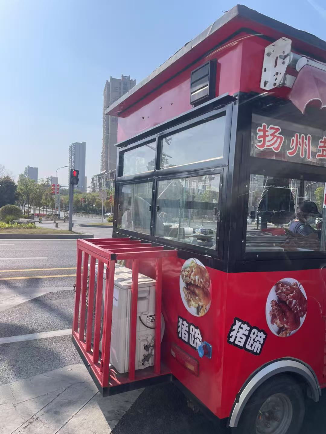 吓我一跳，没看出什么车型