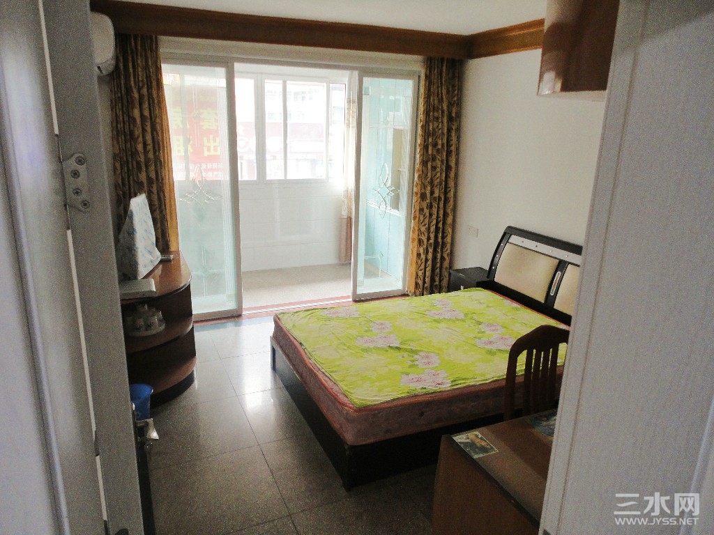 141609s552t5g12agh5059.jpg